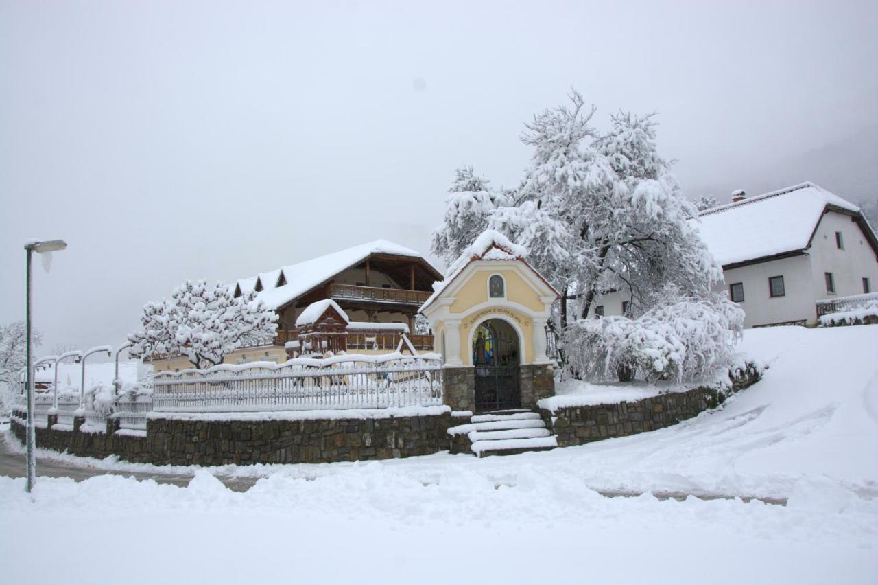 Guesthouse Mocivnik Okroglice Exterior foto